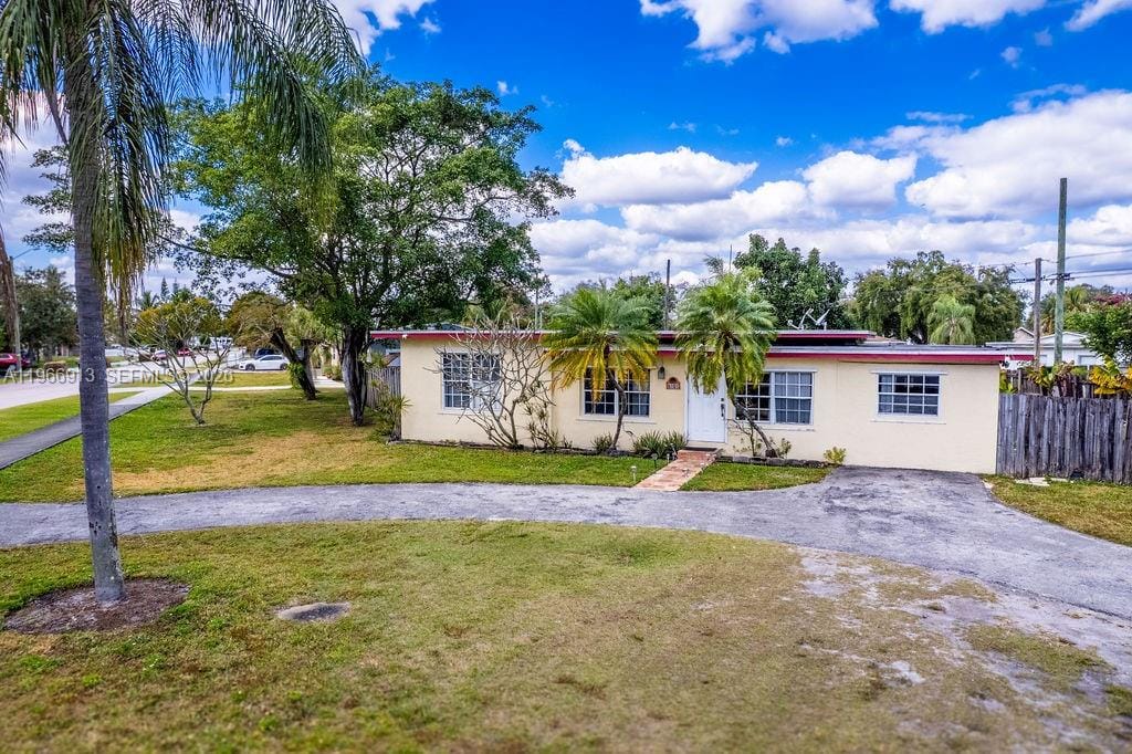 6101 Flagler Street, Hollywood, FL 33023