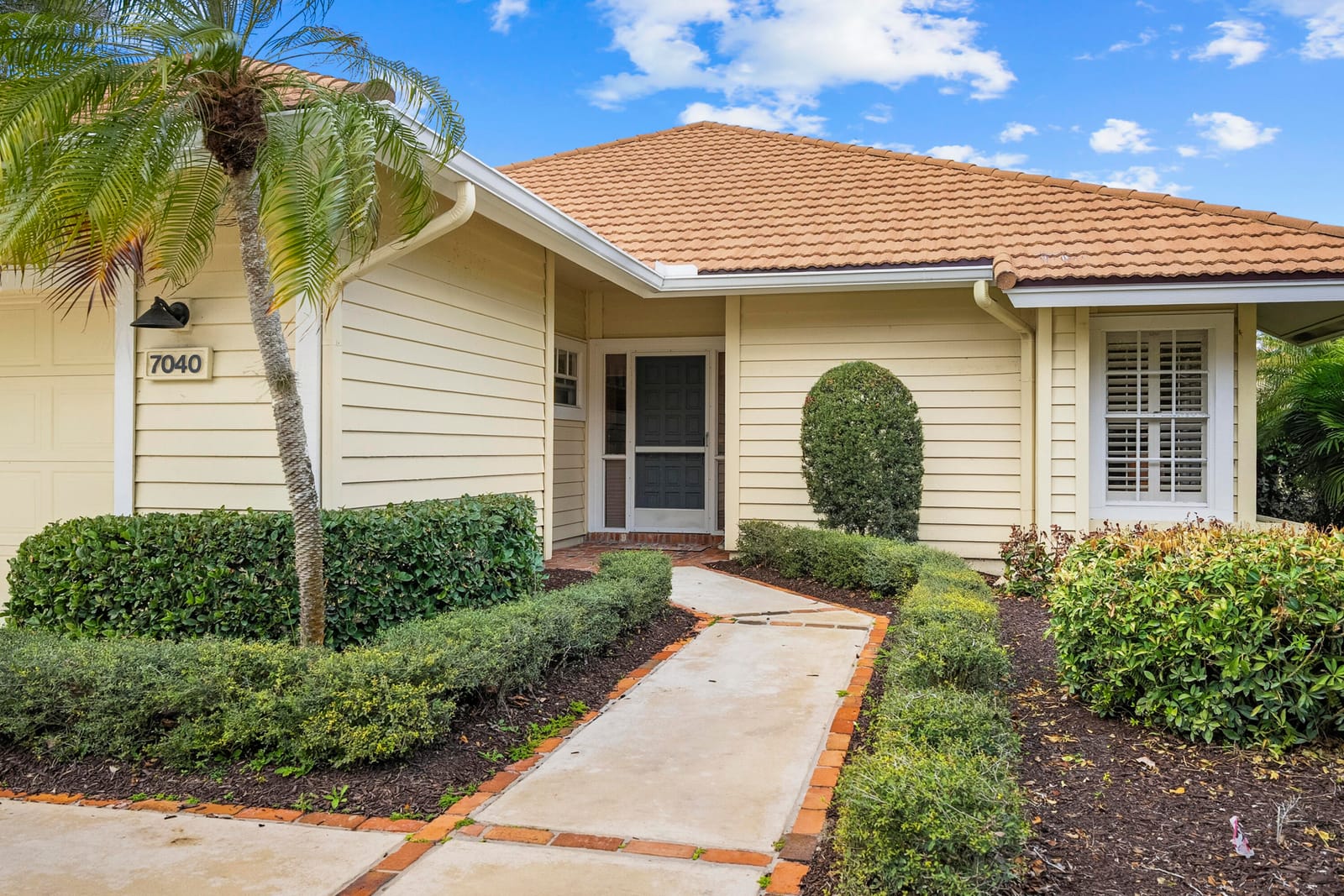 7040 SE Winged Foot Drive — photo 4