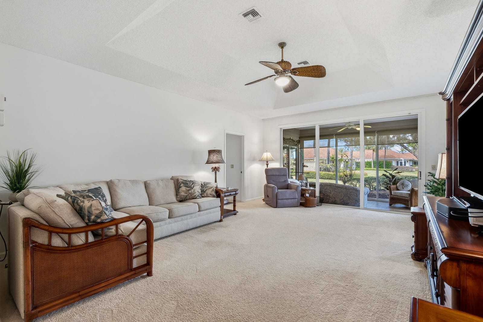 7040 SE Winged Foot Drive — photo 9