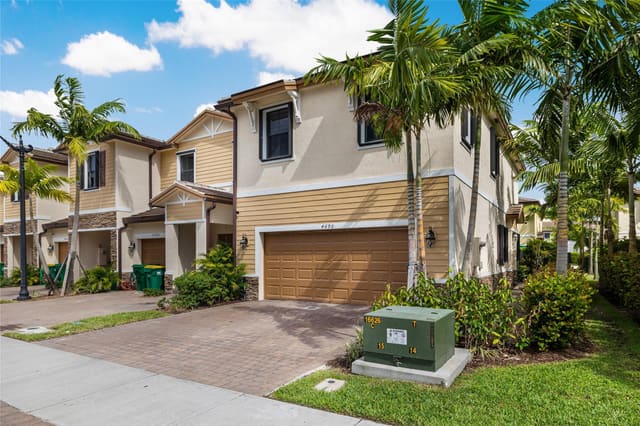 4690 Santa Cruz Way 000, sold in Palomino Lake, Davie, FL
