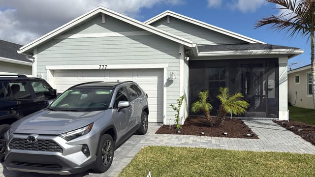 777 SE Bloomfield Road SE, Port St. Lucie, FL 34984