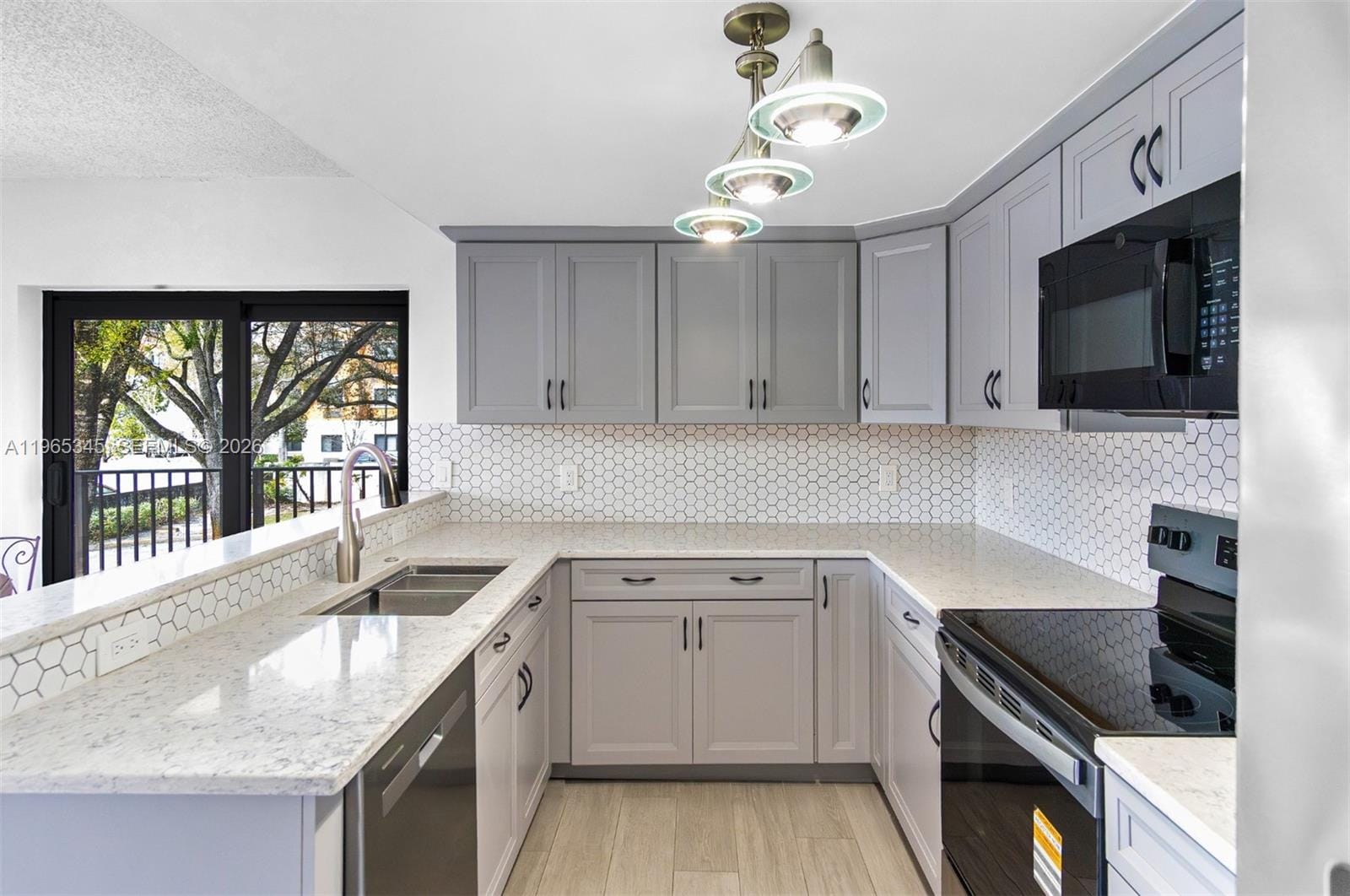 4705 SW 62nd Avenue 204 — photo 12