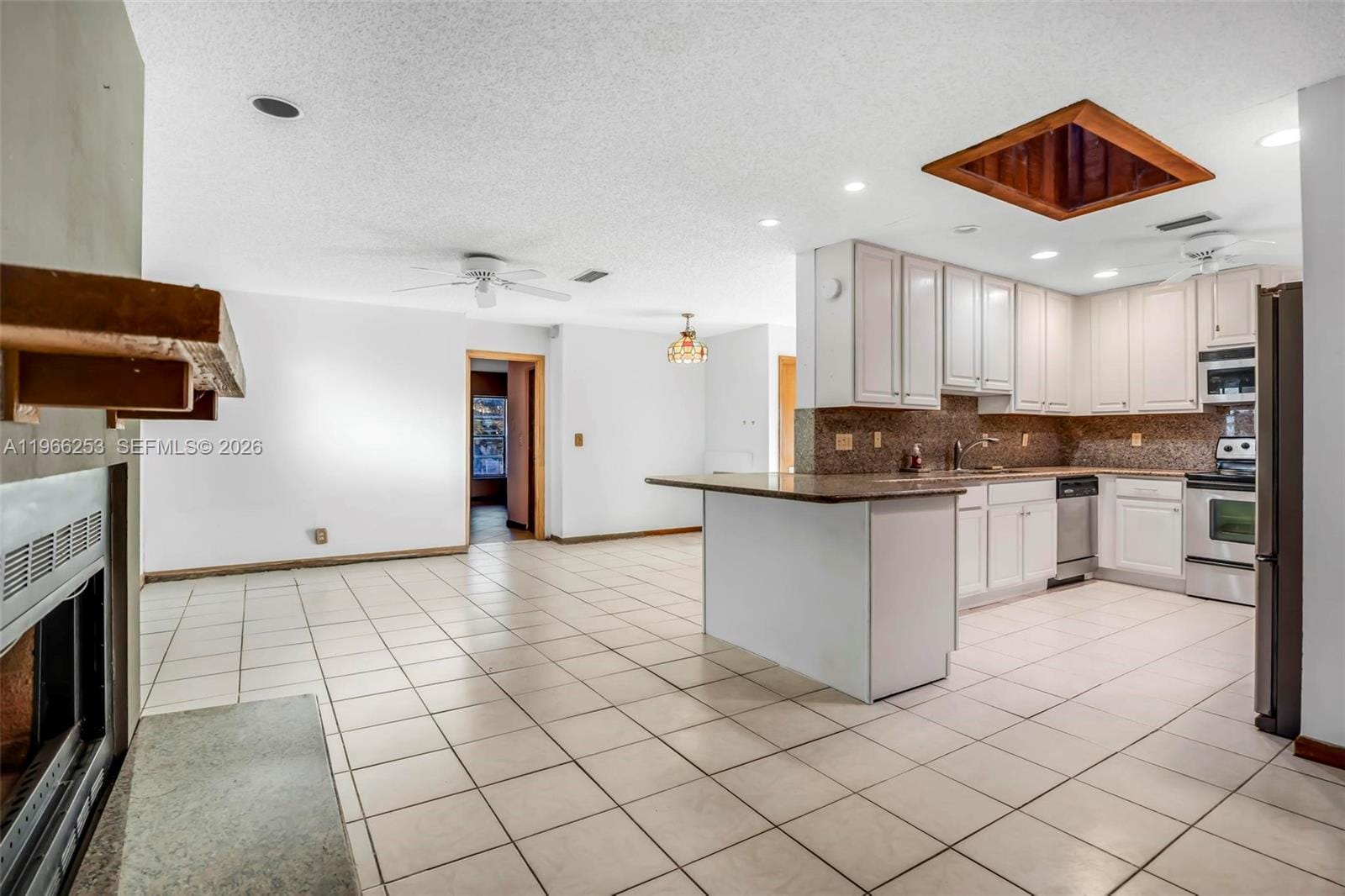 6581 Riparian Road — photo 12