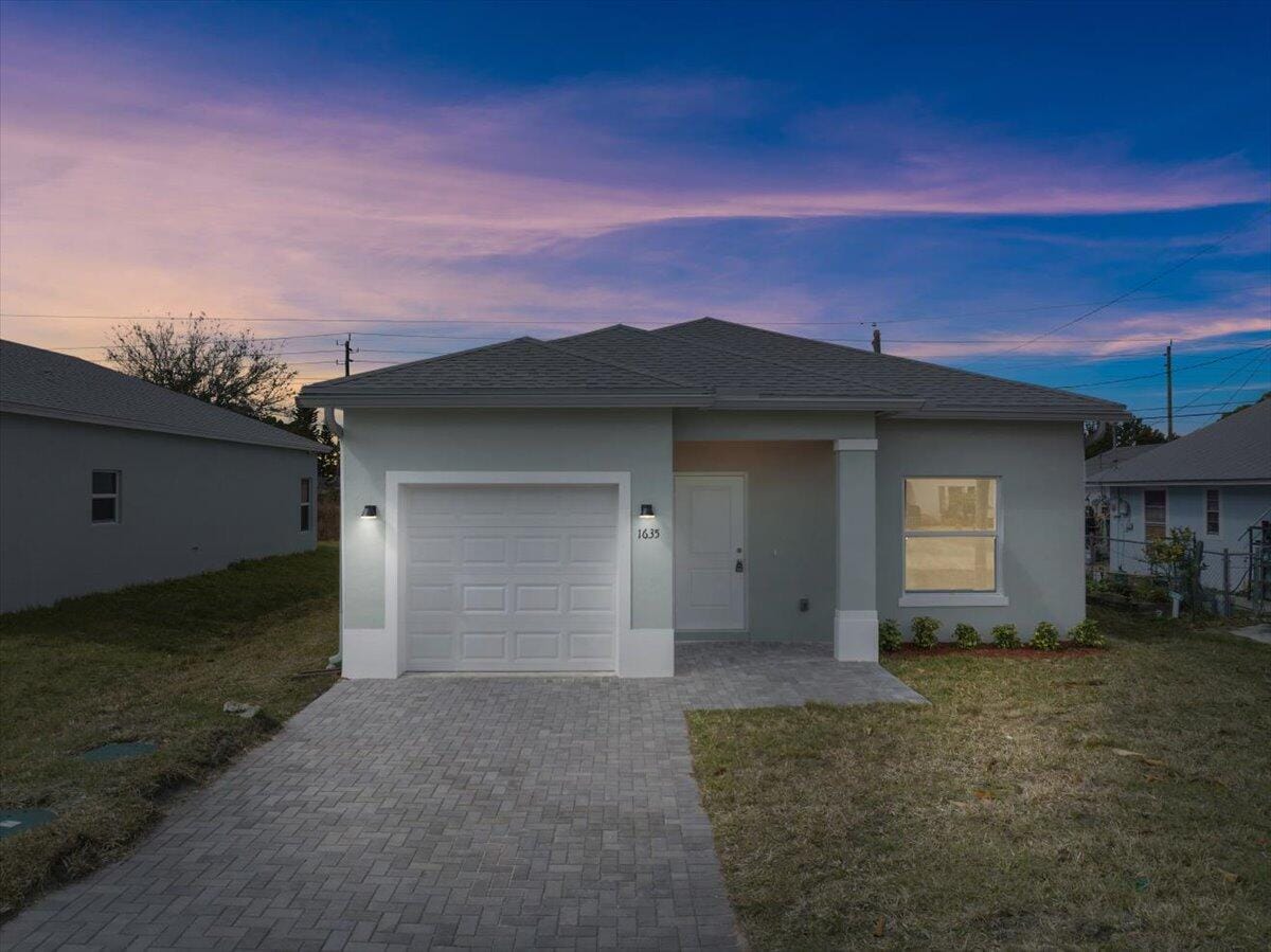 1635 19th Avenue SW, Vero Beach, FL 32962