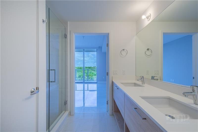 16385 Biscayne Boulevard 405 — photo 4