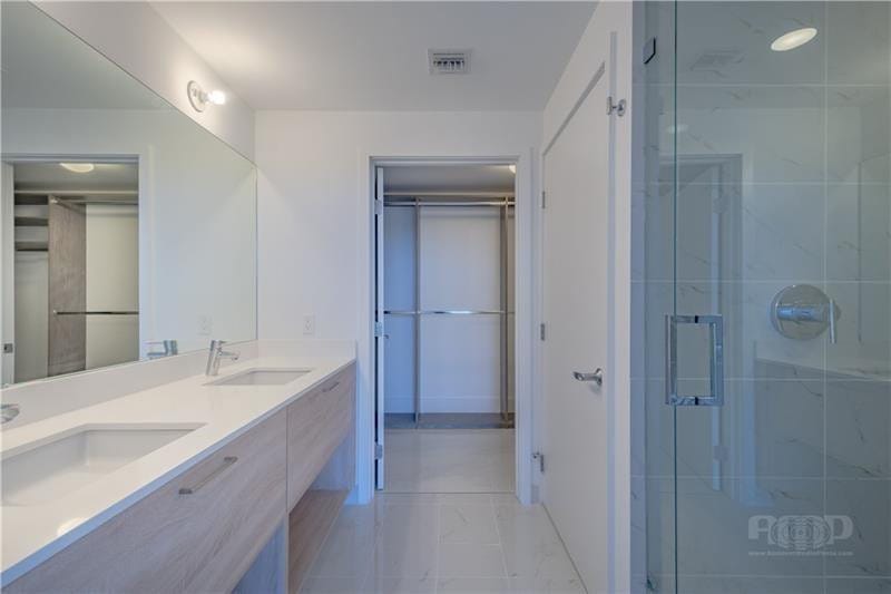 16385 Biscayne Boulevard 405 — photo 5