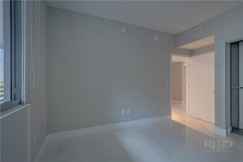 16385 Biscayne Boulevard 405 — photo 9