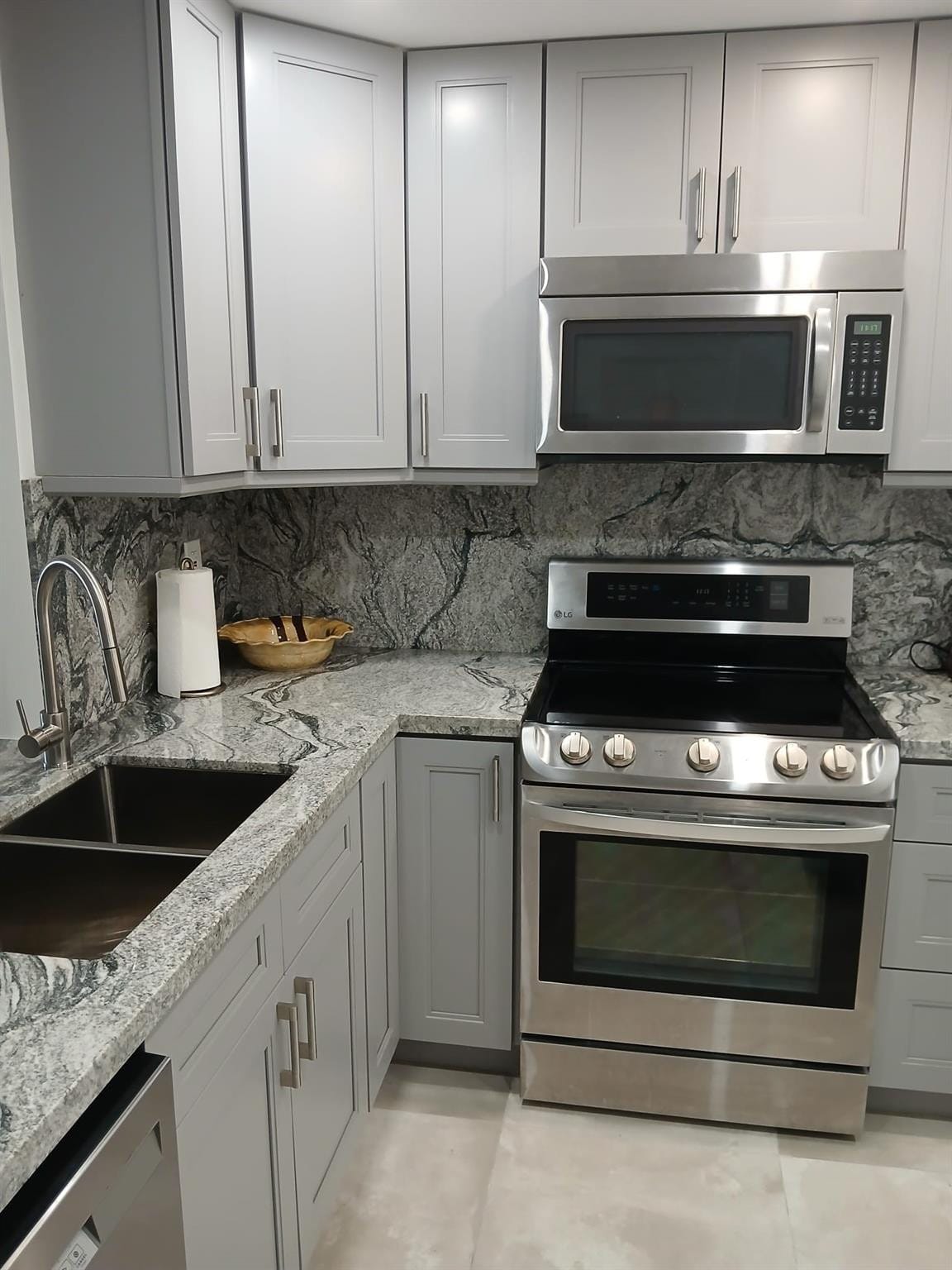 1893 S Ocean Drive 605 — photo 4