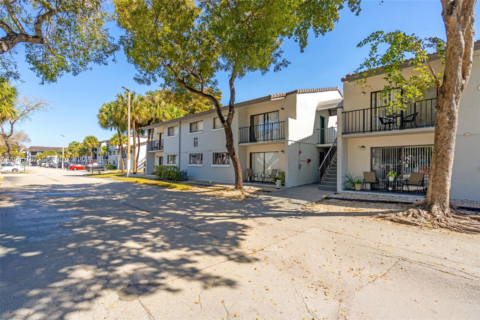 7060 NW 179th Street 210, Hialeah, FL 33015, Hialeah