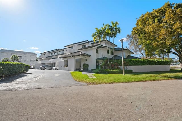 5750 Turin Street 203, Coral Gables, FL 33146