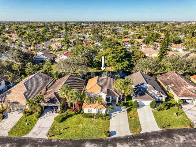 2767 S Clearbrook Circle, sold in Clearbrook, Delray Beach, FL