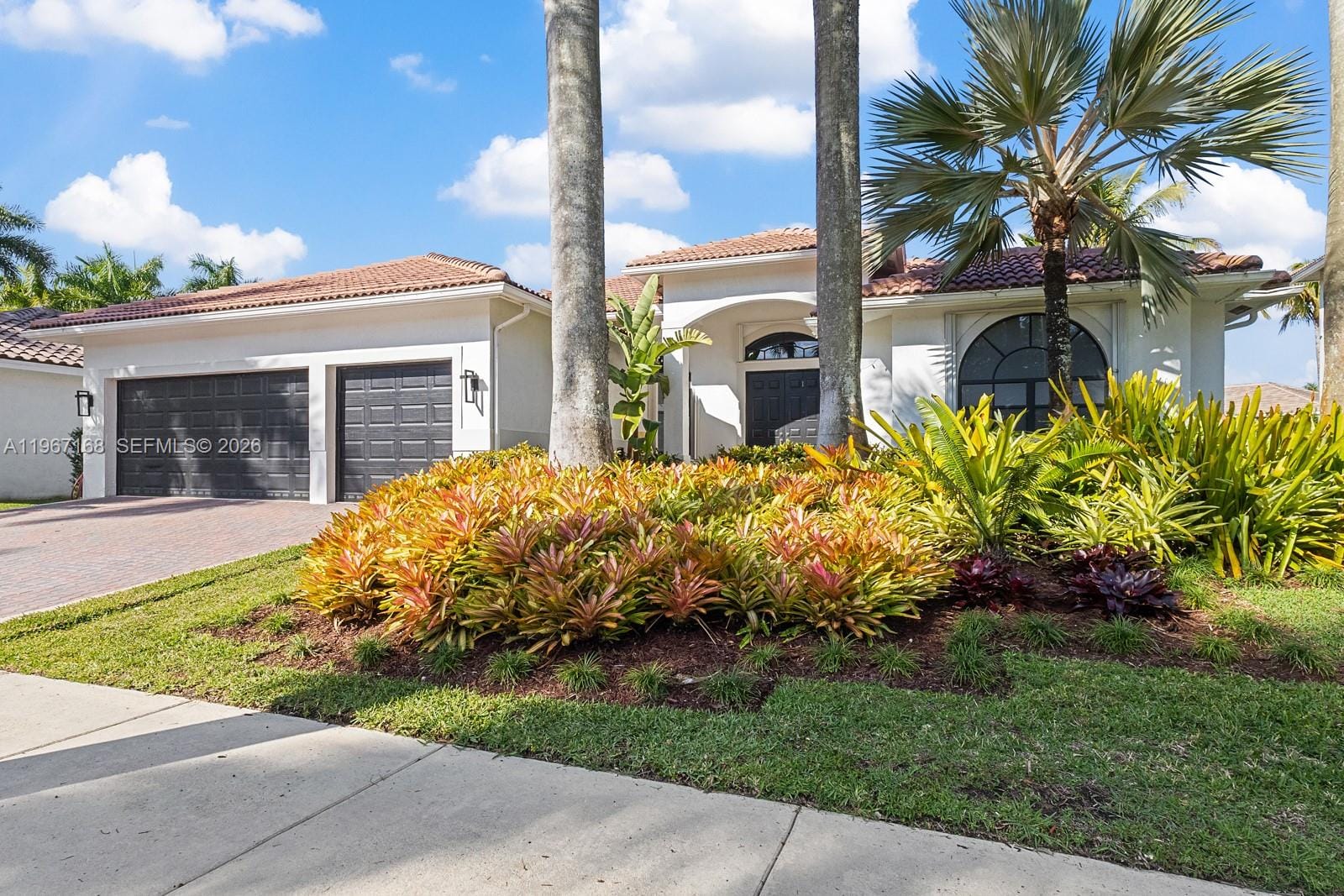 1774 Harbor Pointe Circle, Weston, FL 33327
