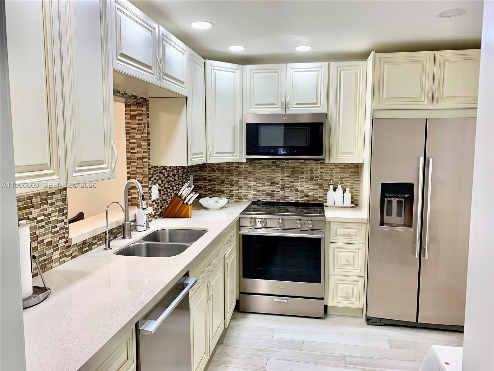 619 NE 14th Avenue 301, Hallandale Beach, FL 33009, Hallandale Beach