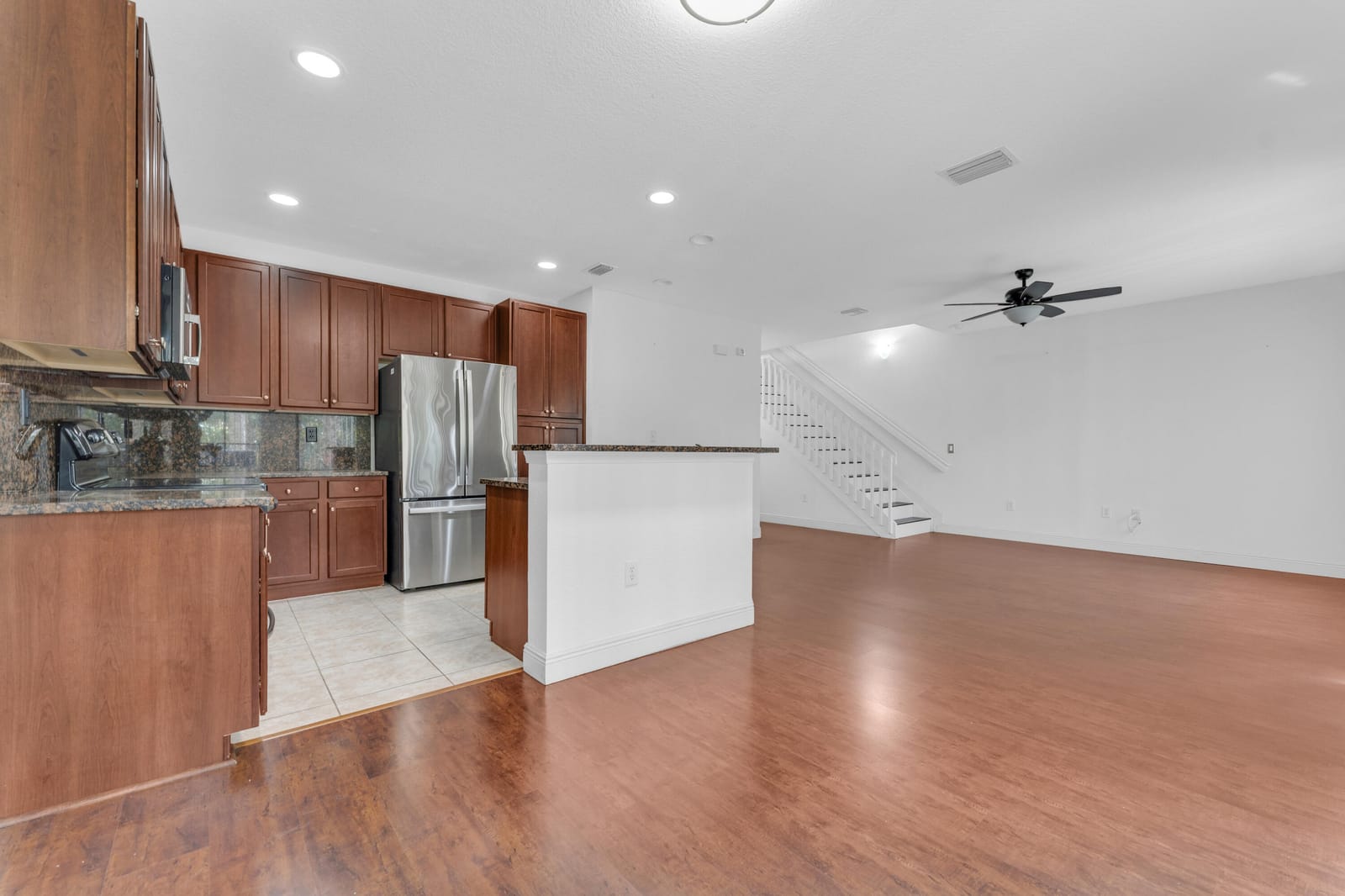 6077 Grand Cypress Circle W — photo 3