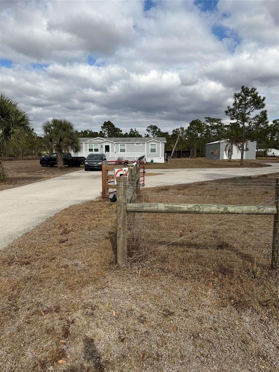 39702 NW 24th Drive, Okeechobee, FL 34972 photo 2