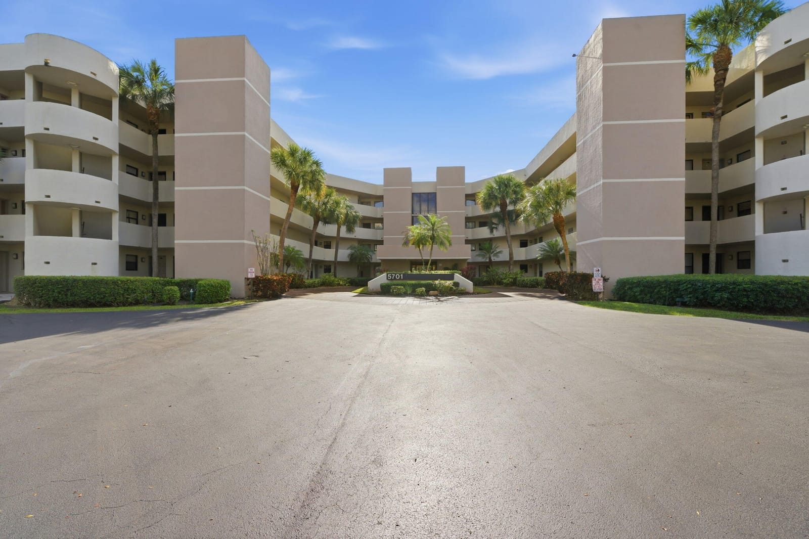 5701 Camino Del Sol 106 — photo 2