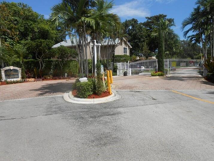 128 Laurel Road, Hollywood, FL 33021, Hollywood