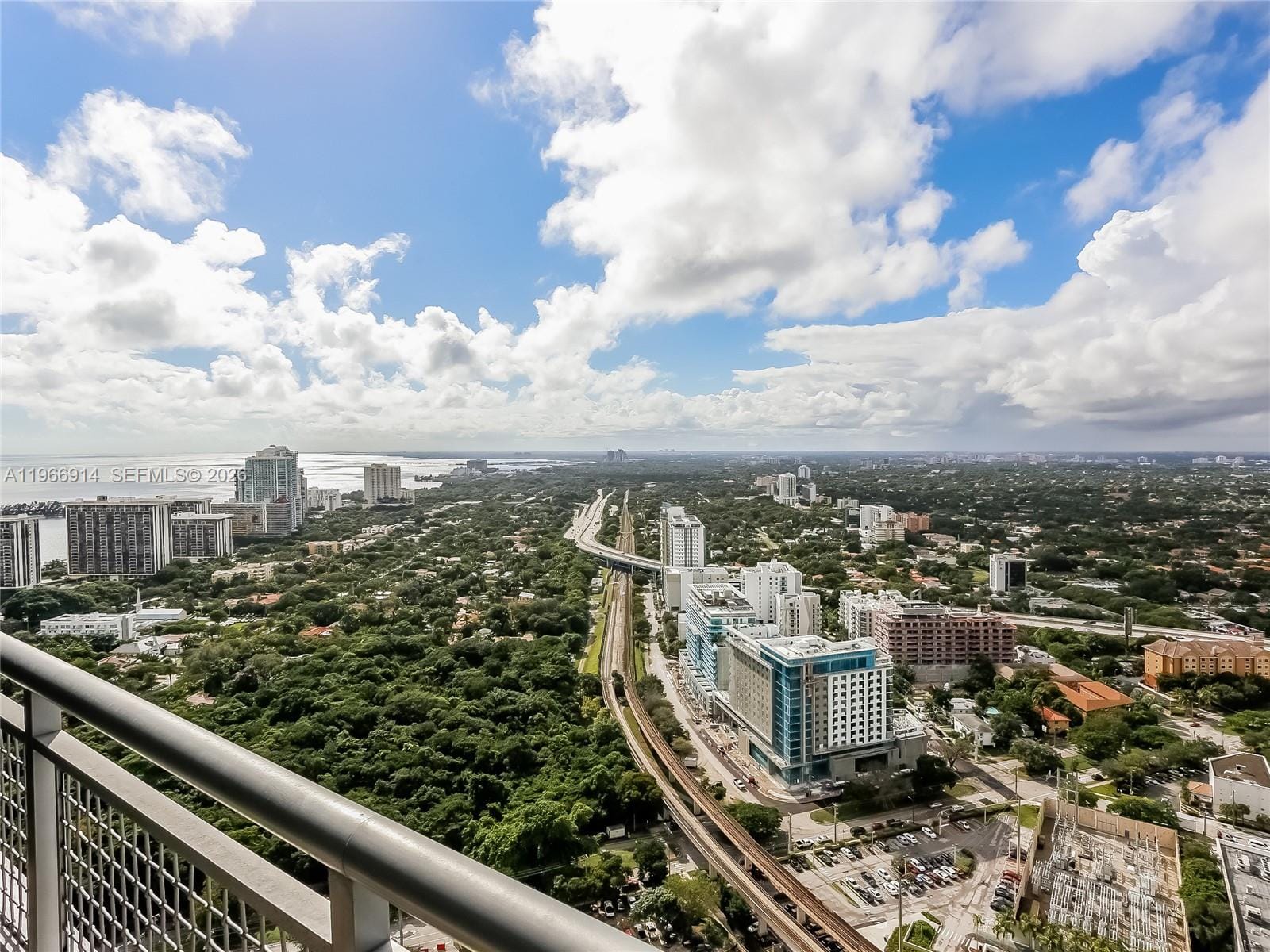 60 SW 13th Street 3404, Miami, FL 33130 photo 17