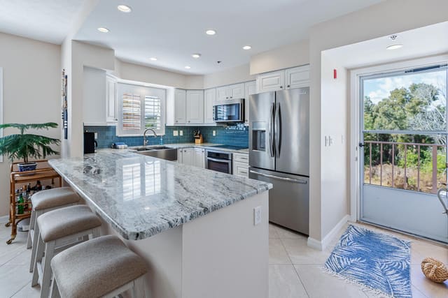 2950 SE Ocean Boulevard 109-304, sold in Kingswood Condo, Stuart, FL