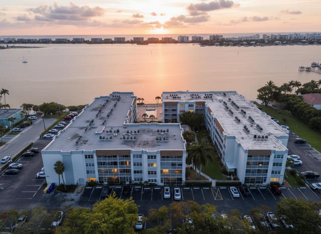 1502 S Lakeside Drive 204, sold in Palm Lake 1 Condo, Lake Worth Beach, FL