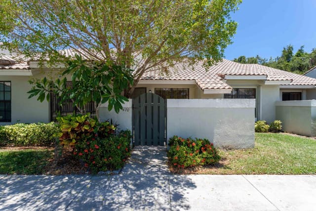 470 Hardwood Place, sold in Windwood Unit I, Boca Raton, FL