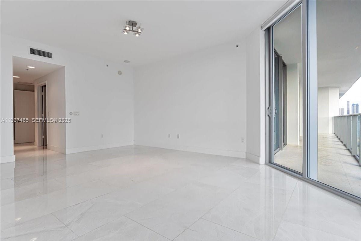17301 Biscayne Boulevard 305, North Miami Beach, FL 33160 photo 18