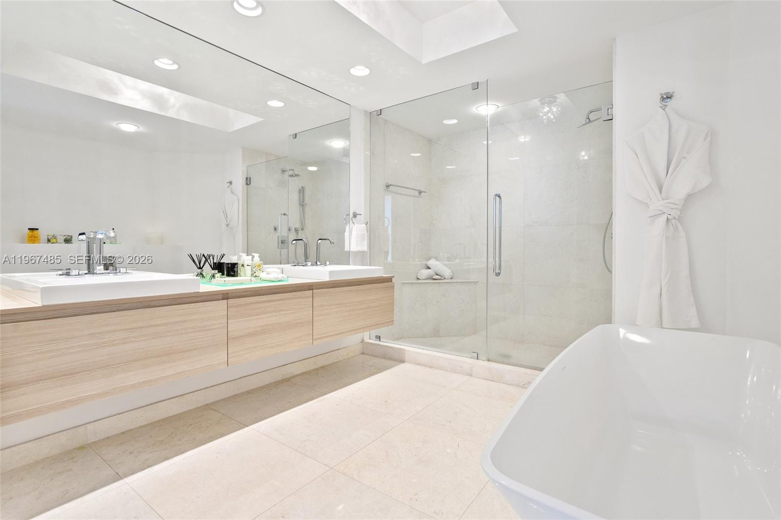 17301 Biscayne Boulevard 305, North Miami Beach, FL 33160 photo 25