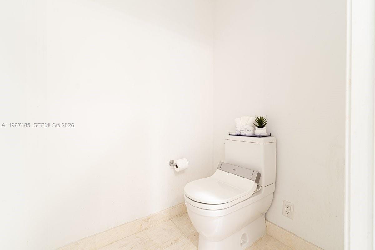 17301 Biscayne Boulevard 305, North Miami Beach, FL 33160 photo 28
