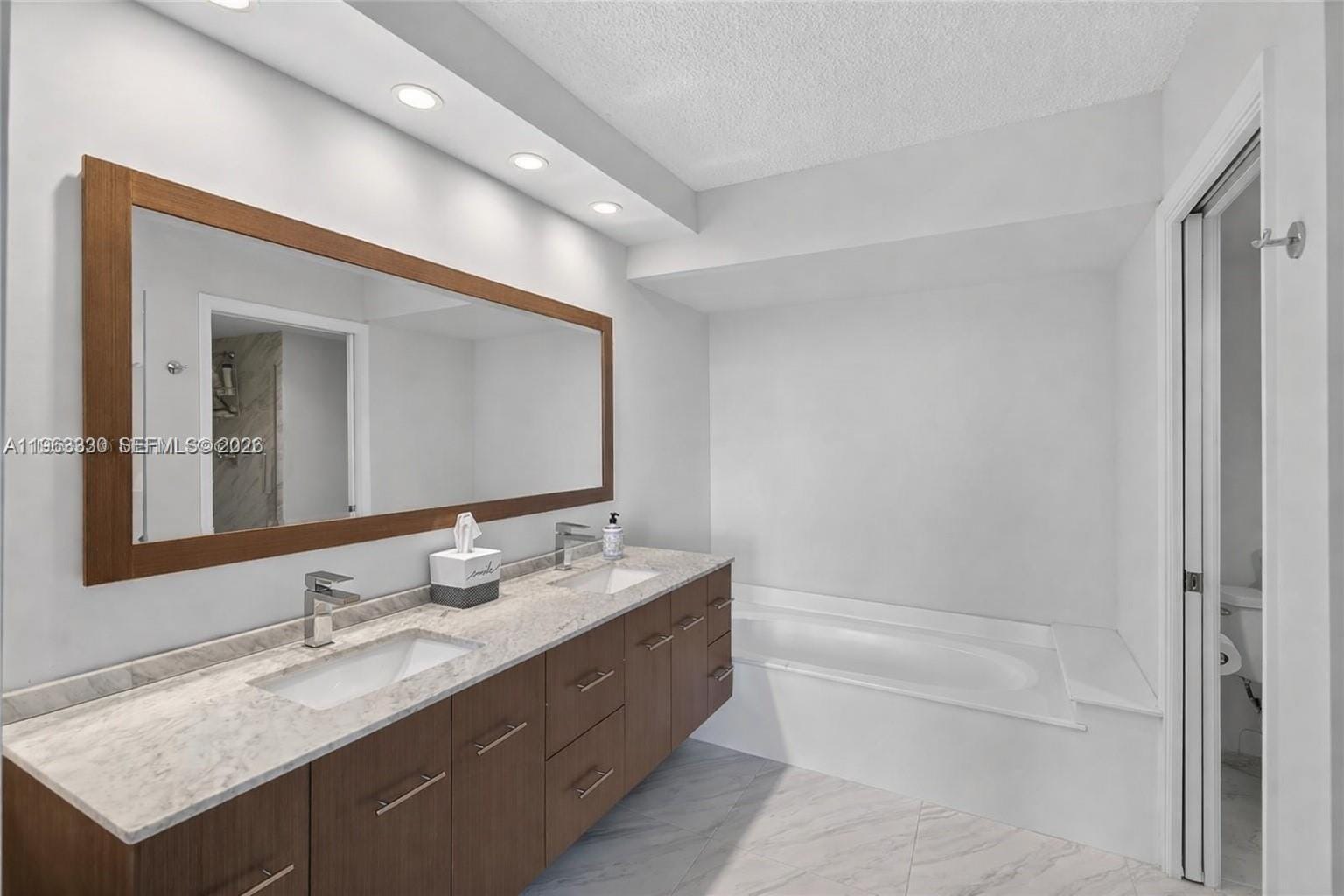 3530 Mystic Pointe Drive 2202, Aventura, FL 33180 photo 16