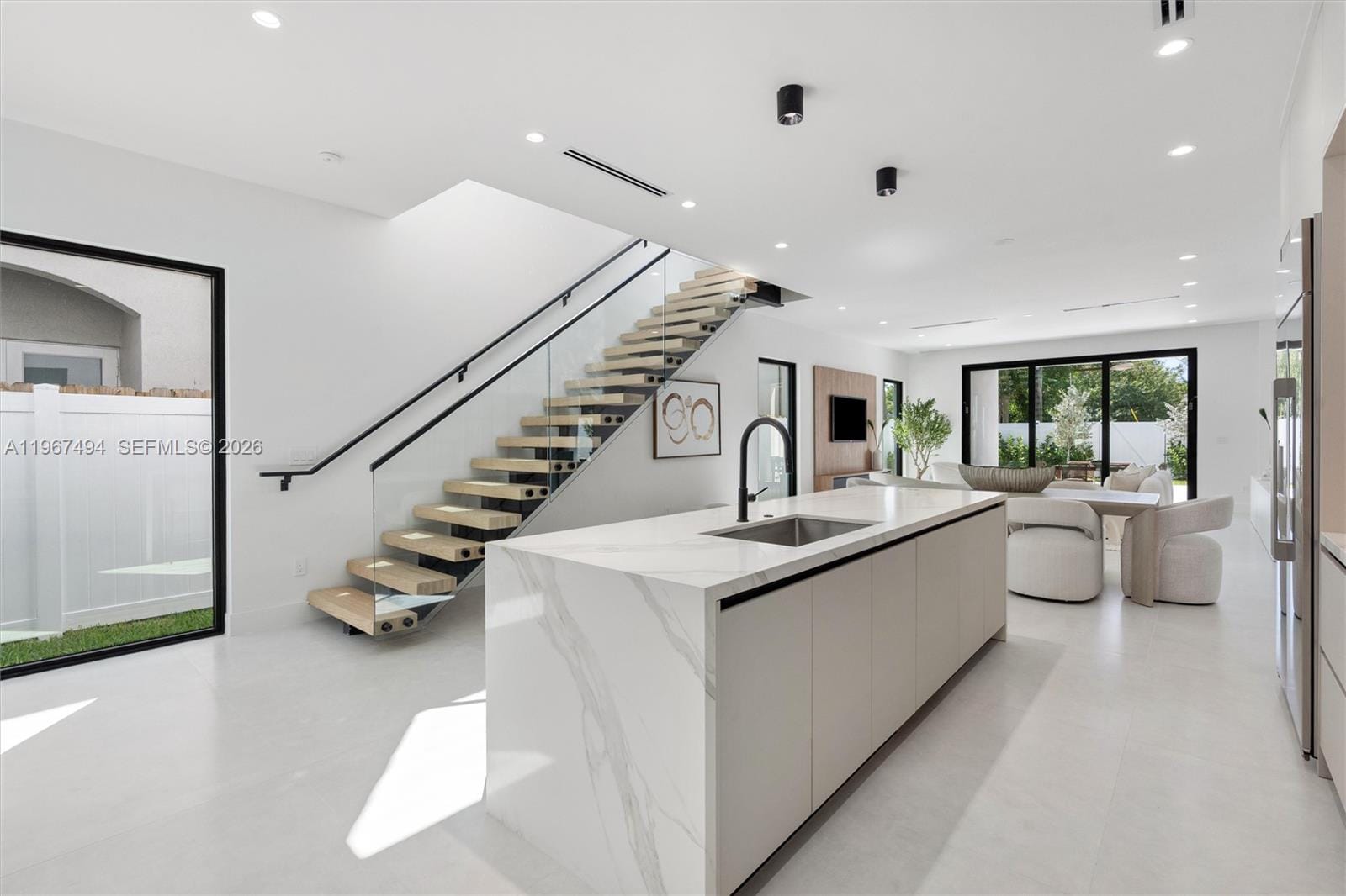 608 SW 16th Court — photo 11