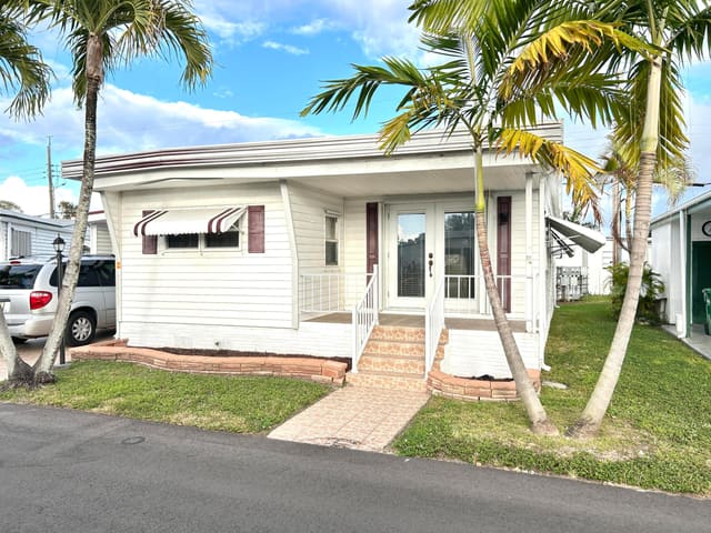 1401 S 33 Road, sold in Orangebrook Harbor, Hollywood, FL