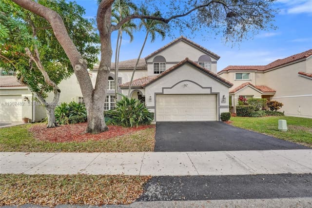 2932 Oak Park Circle, sold in Forest Ridge Patio Homes, Davie, FL
