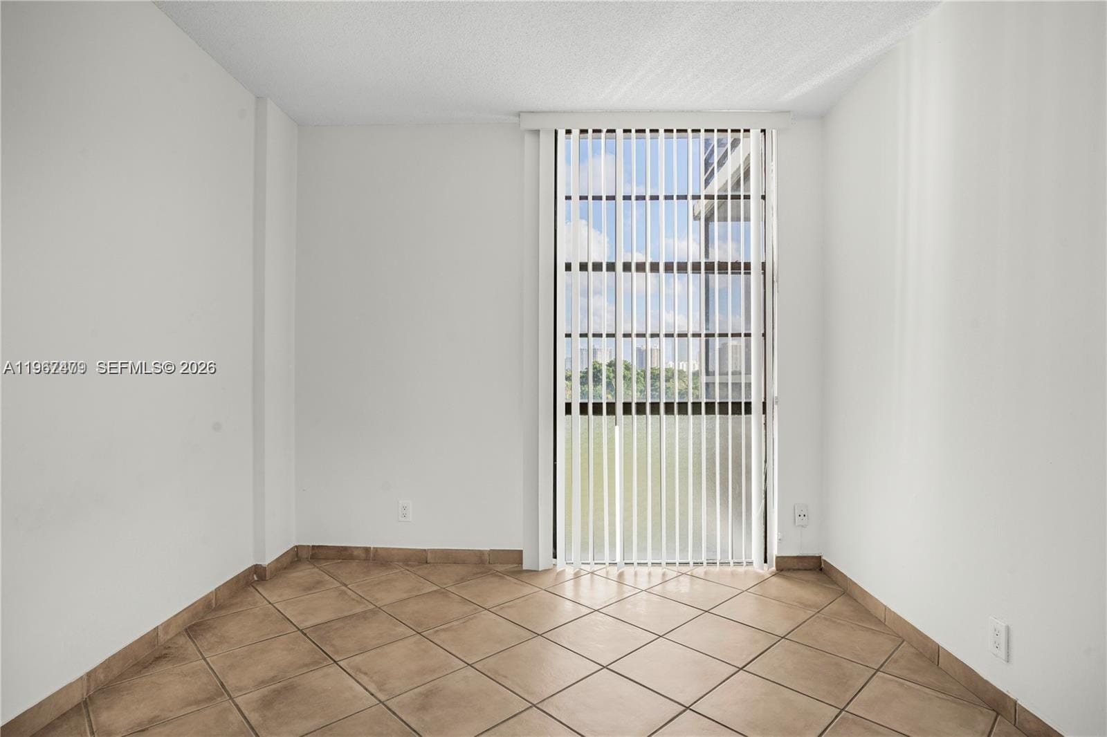 20500 W Country Club Drive 607, Aventura, FL 33180 photo 19