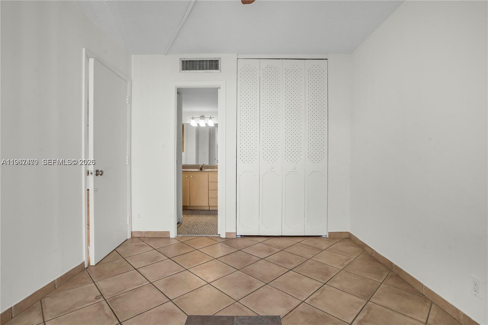 20500 W Country Club Drive 607, Aventura, FL 33180 photo 25