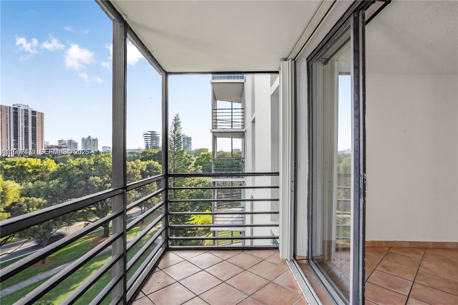 20500 W Country Club Drive 607, Aventura, FL 33180 photo 26