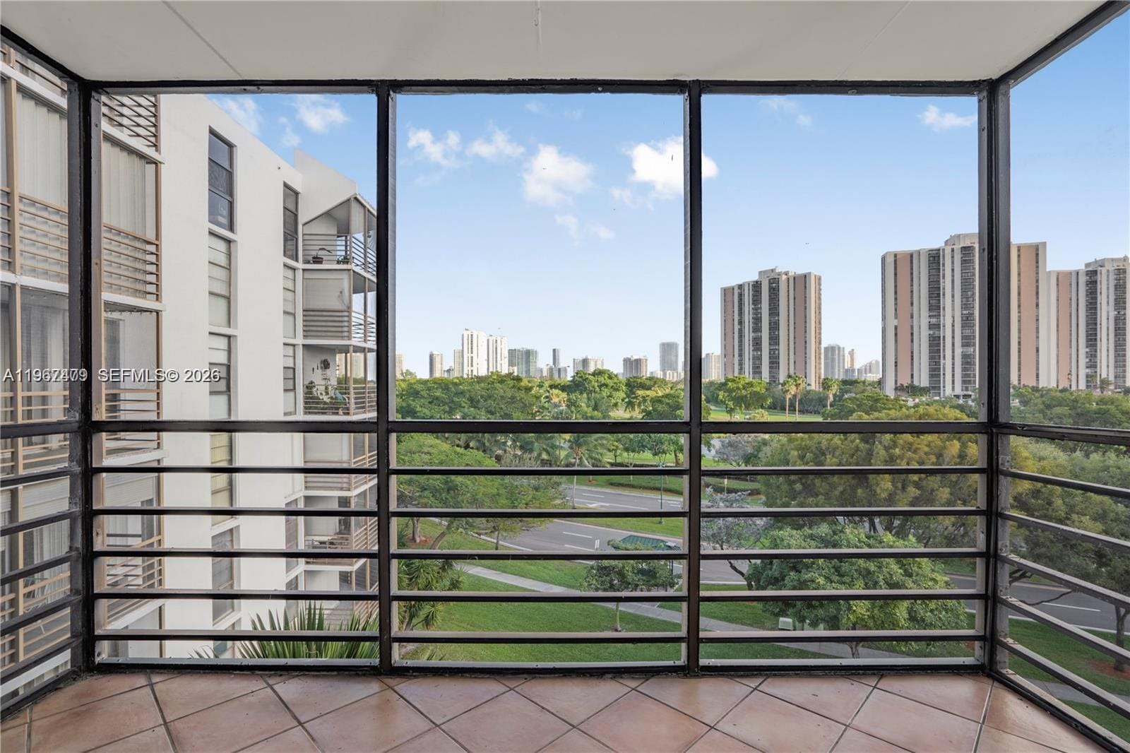 20500 W Country Club Drive 607, Aventura, FL 33180 photo 27
