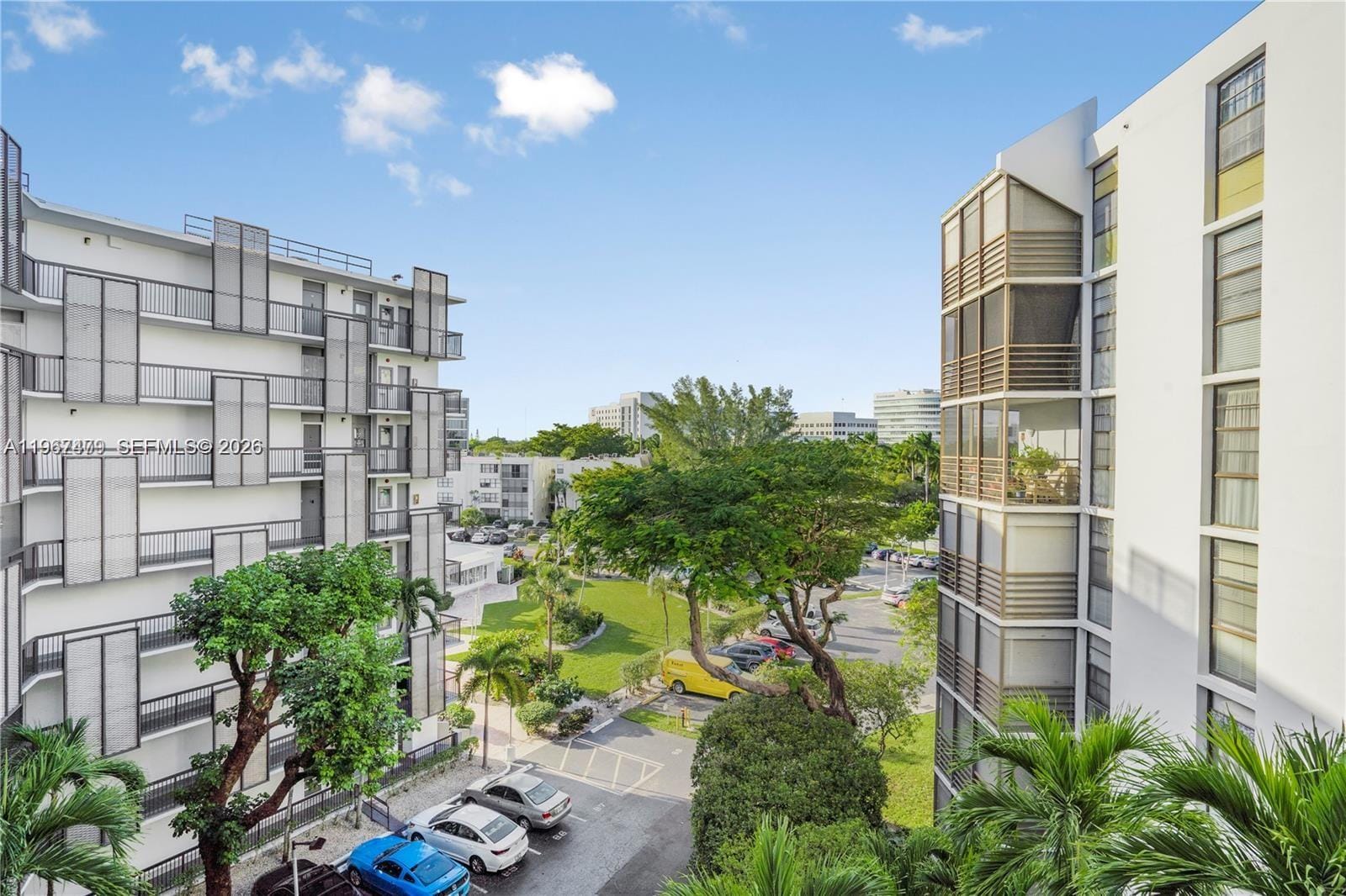 20500 W Country Club Drive 607, Aventura, FL 33180 photo 30