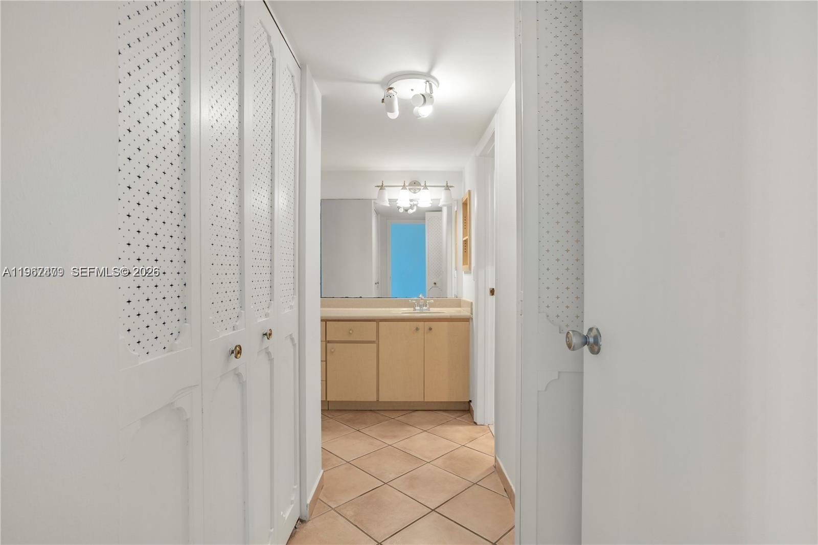 20500 W Country Club Drive 607 — photo 8