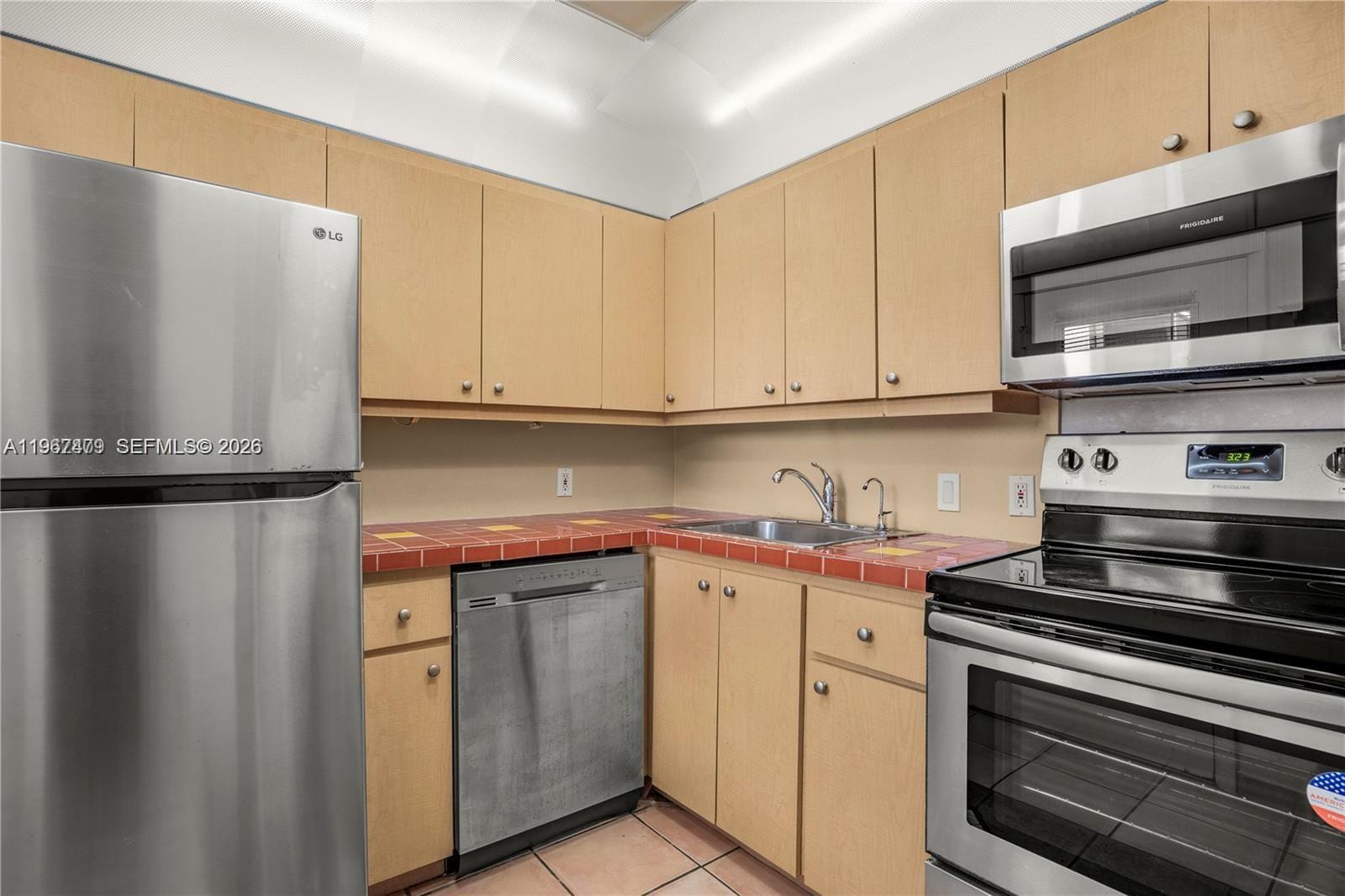 20500 W Country Club Drive 607 — photo 10