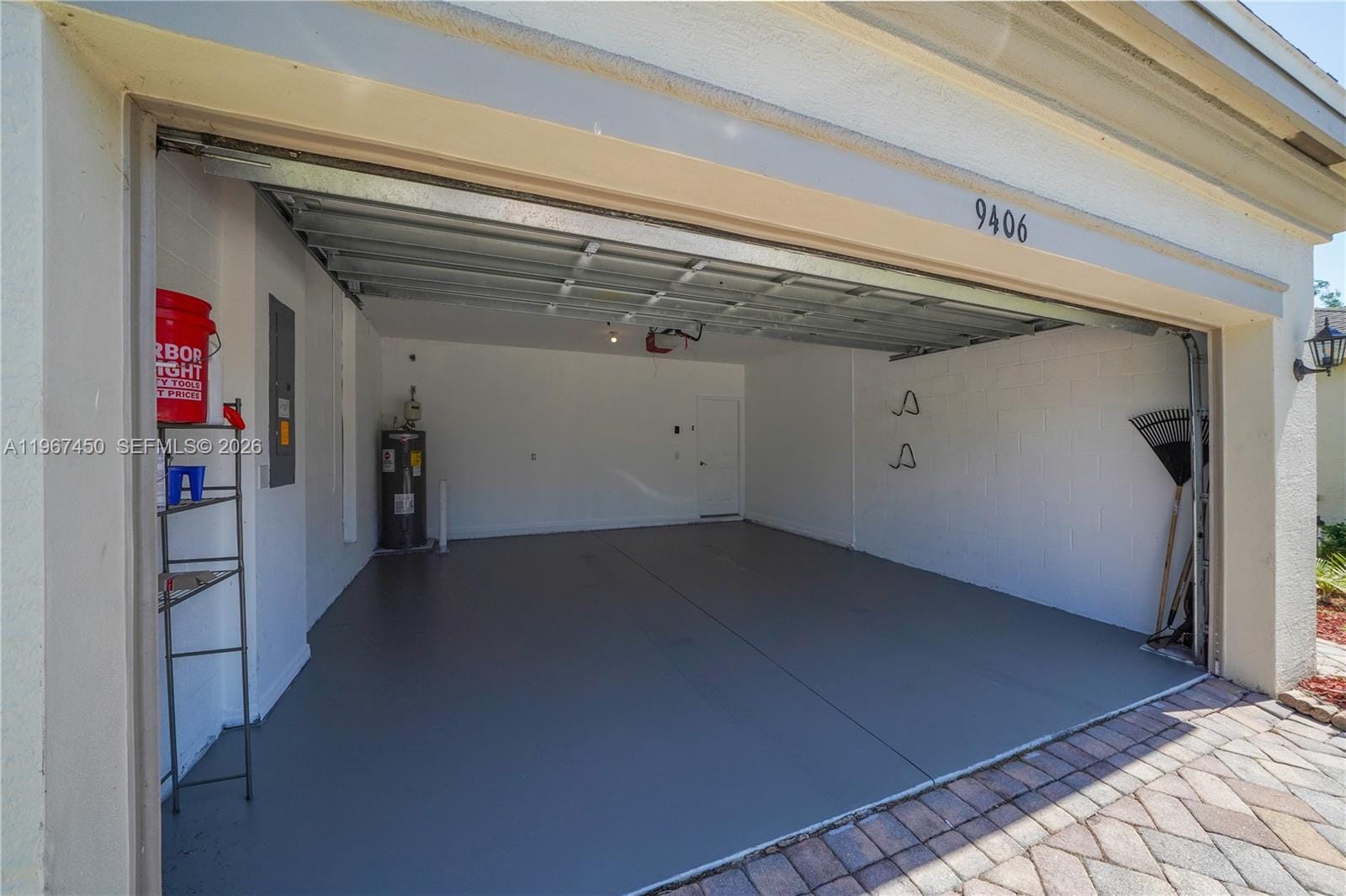 9406 Windrift Circle — photo 4