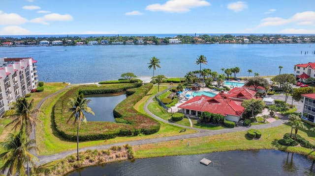 7030 Half Moon Circle 117, Hypoluxo, FL 33462