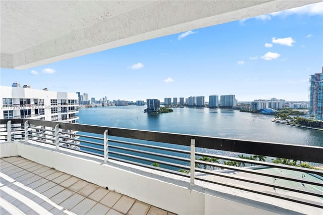 3600 Mystic Pointe Drive PH6, sold in Mystic Pointe Condo No On, Aventura, FL