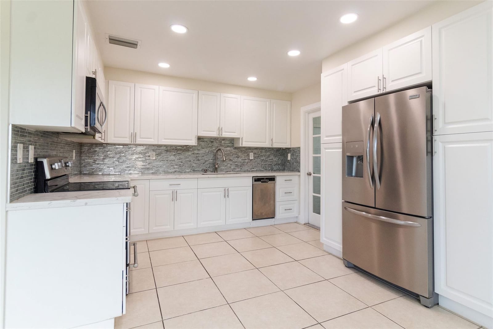 6540 Garfield Street — photo 2