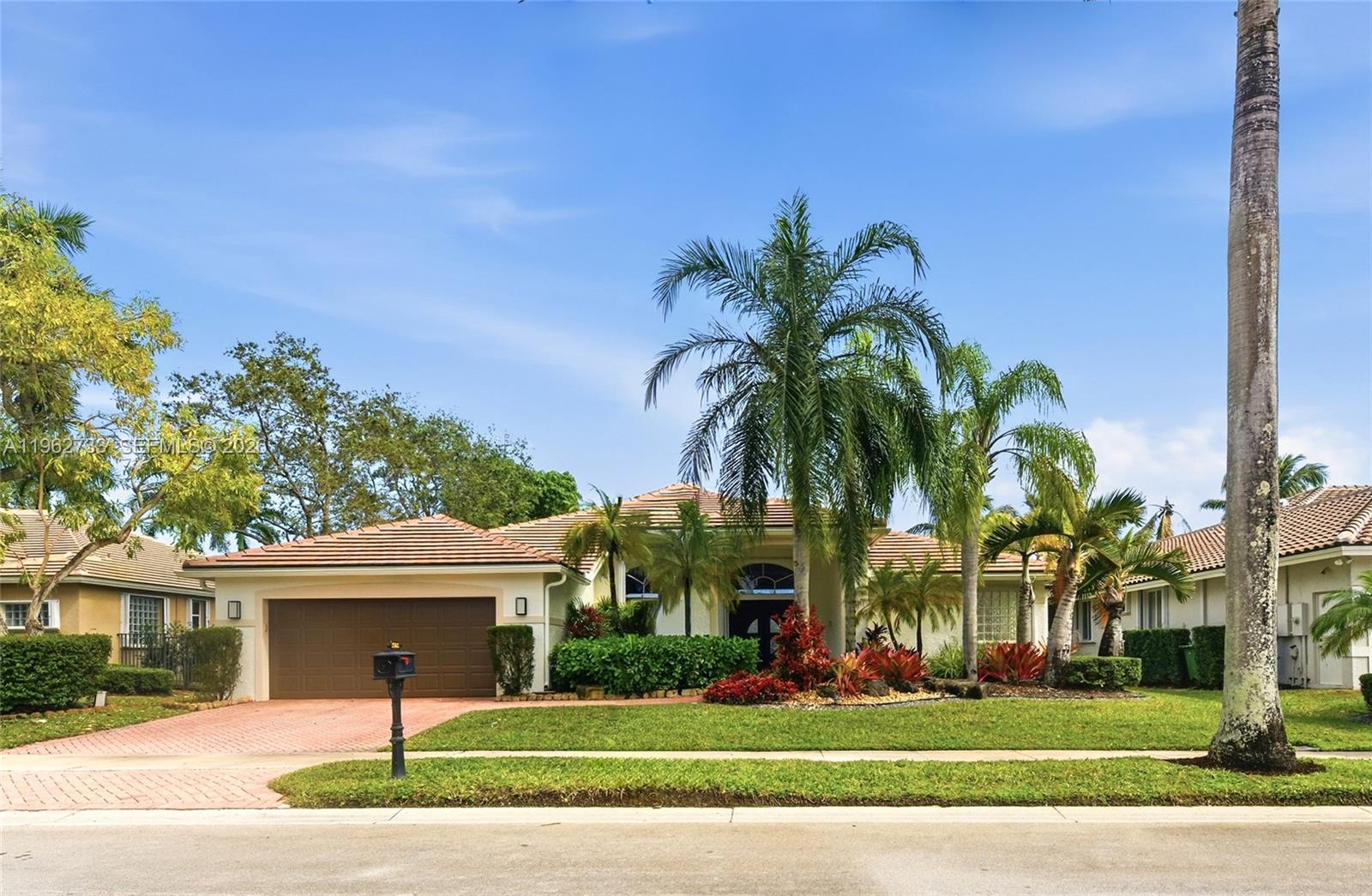 2562 Eagle Run Lane, Weston, FL 33327, Weston