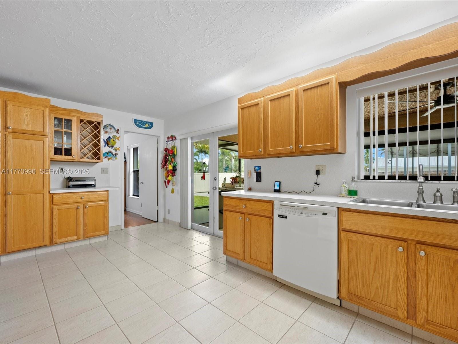 102 Chapel Lane, Tequesta, FL 33469 photo 2