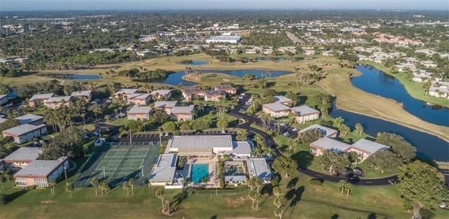 106 Spring Lake Court 201, Vero Beach, FL 32962