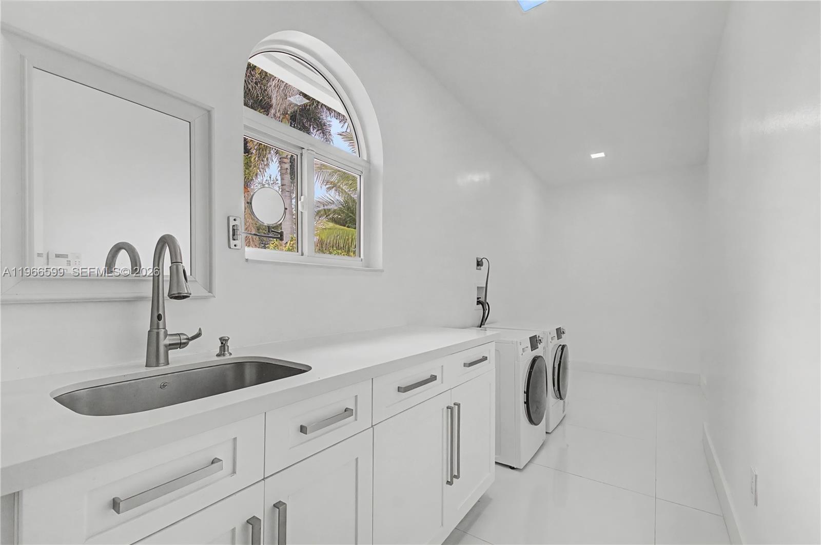 8305 NW 157th Terrace, Miami Lakes, FL 33016 photo 12