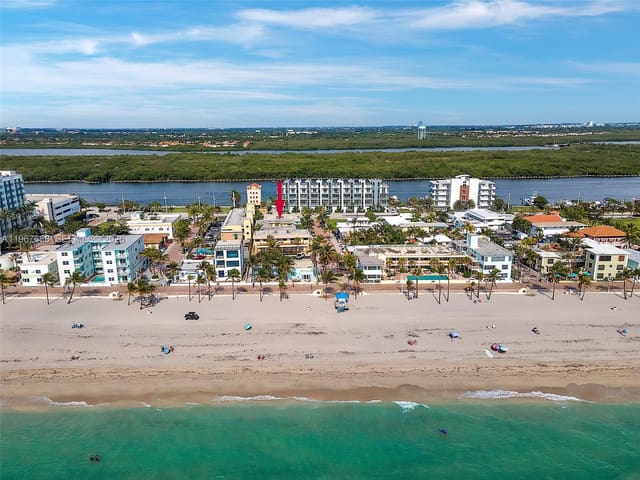 322 Harding Street B202, Beach Terrace Resort Cond, Hollywood, FL