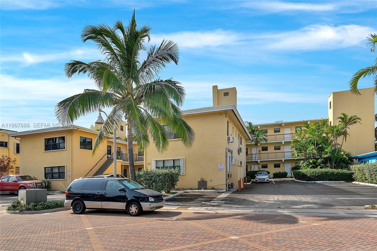322 Harding Street B202, Hollywood, FL 33019 photo 15