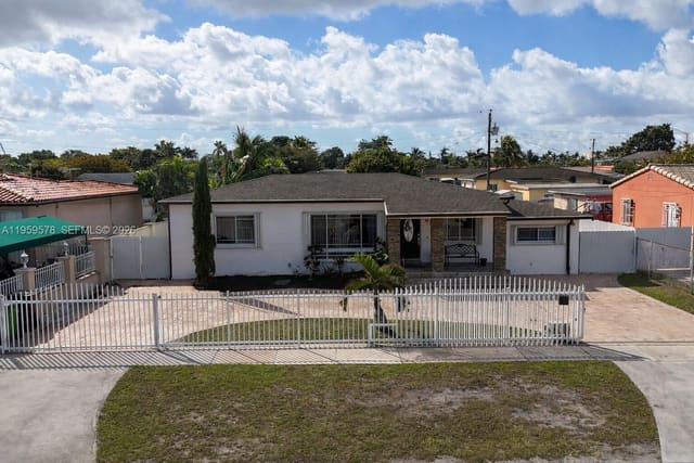 360 W 55th Street, sold in Palm Springs Amd, Hialeah, FL